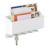 mDesign porte-courrier mural et porte clé mural – pour le rangement de vos clefs, lettres et brochures – porte lettre pour l'entrée – compartimenté – en plastique – blanc
